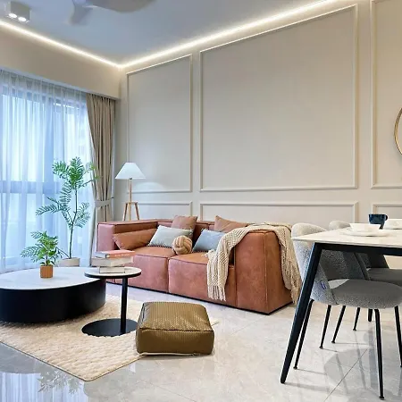 Agile Bukit Bintang Kl, Golf And City View, 4-7 Pax, 2B1R